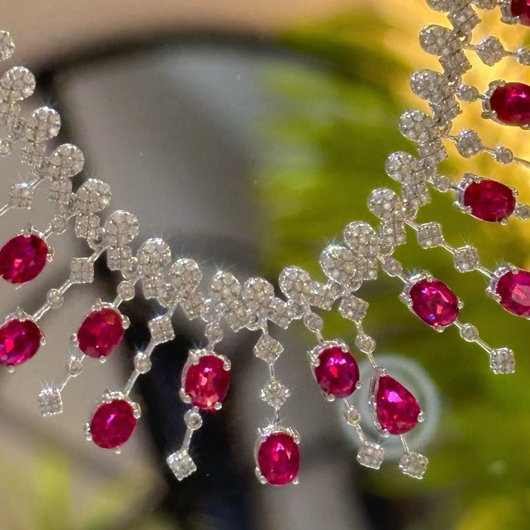 14k Gold 13.6 Ct Natural Ruby & Diamond Necklace: Ref:230945027 // gold content:14k gold // main gemstone:ruby // shape:multiply // carat weight:13. 6ct // color:red // treatment:natural // // adjacent gemstone 2 : diamond // shape:round //