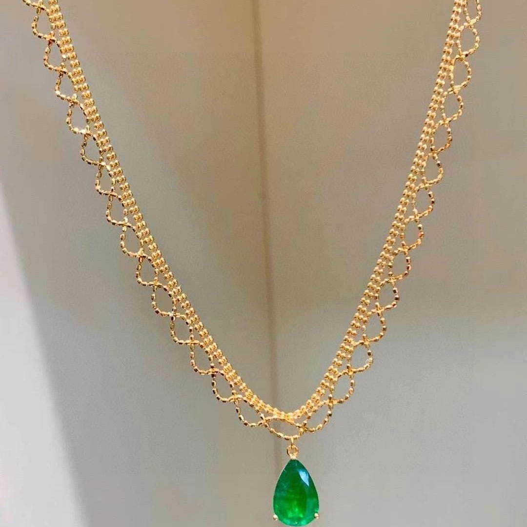14k Gold 1.85 Ct Vivid Green Natural Emerald Necklace - 3
