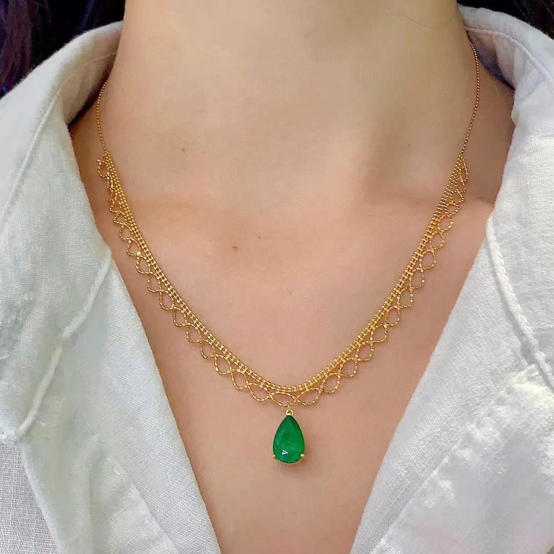 14k Gold 1.85 Ct Vivid Green Natural Emerald Necklace - 4