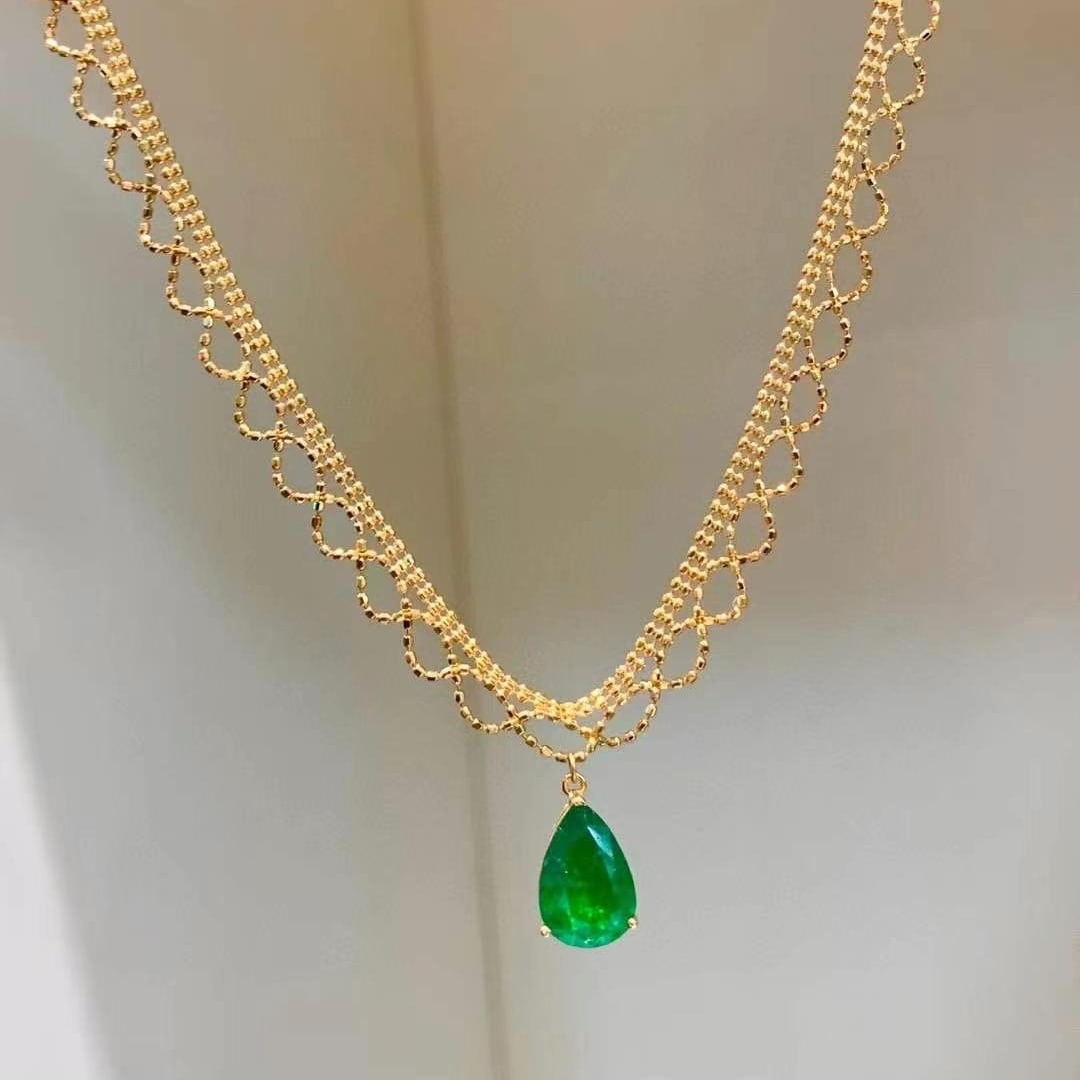 14k Gold 1.85 Ct Vivid Green Natural Emerald Necklace - 5