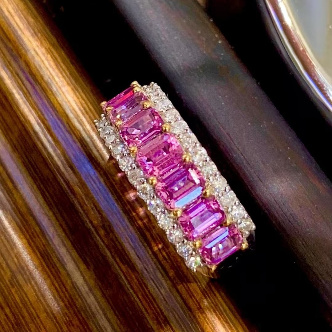 14k Gold 1.85 Ct Natural Padparadscha Sapphire & Diamond Ring: Ref:230945040 // gold content:14k gold // ring size:7. 25us // // main gemstone:padparadscha sapphire // shape:octagonal // carat weight:1. 85ct // color:orangish pink // treatment:natural // // adjac