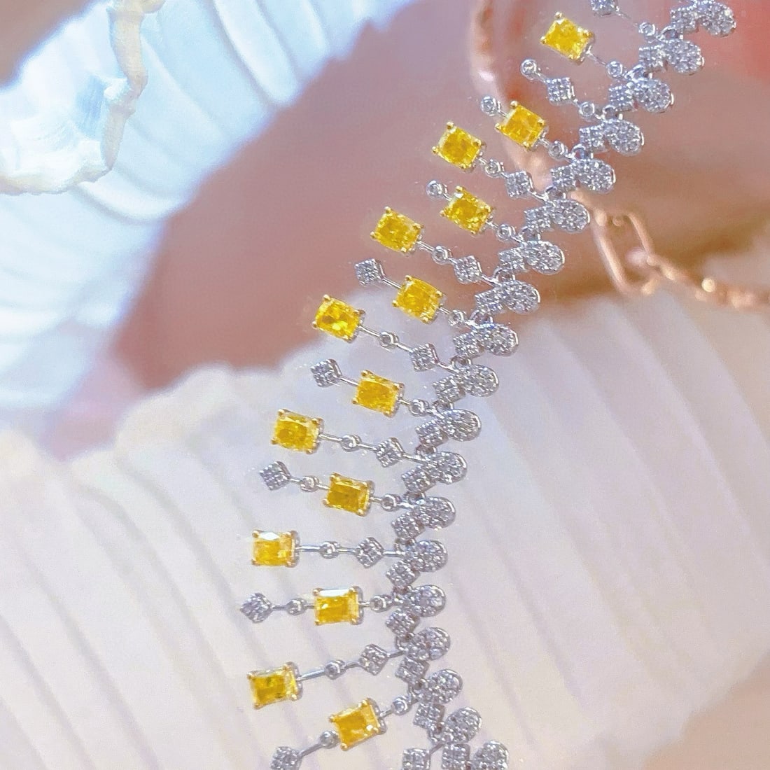 14k Gold 9.16 Ct Natural Yellow Diamond & Diamond Necklace - 2