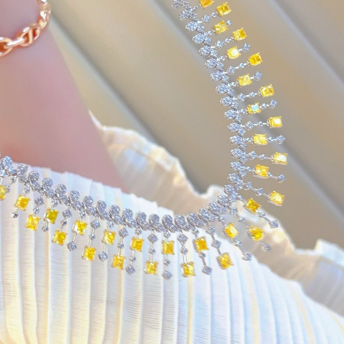 14k Gold 9.16 Ct Natural Yellow Diamond & Diamond Necklace - 5