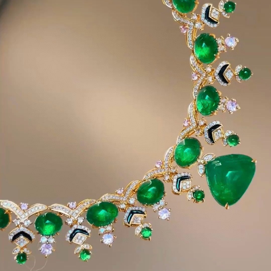 14k Gold 22.6 Ct Natural Emerald & Diamond Necklace - 3