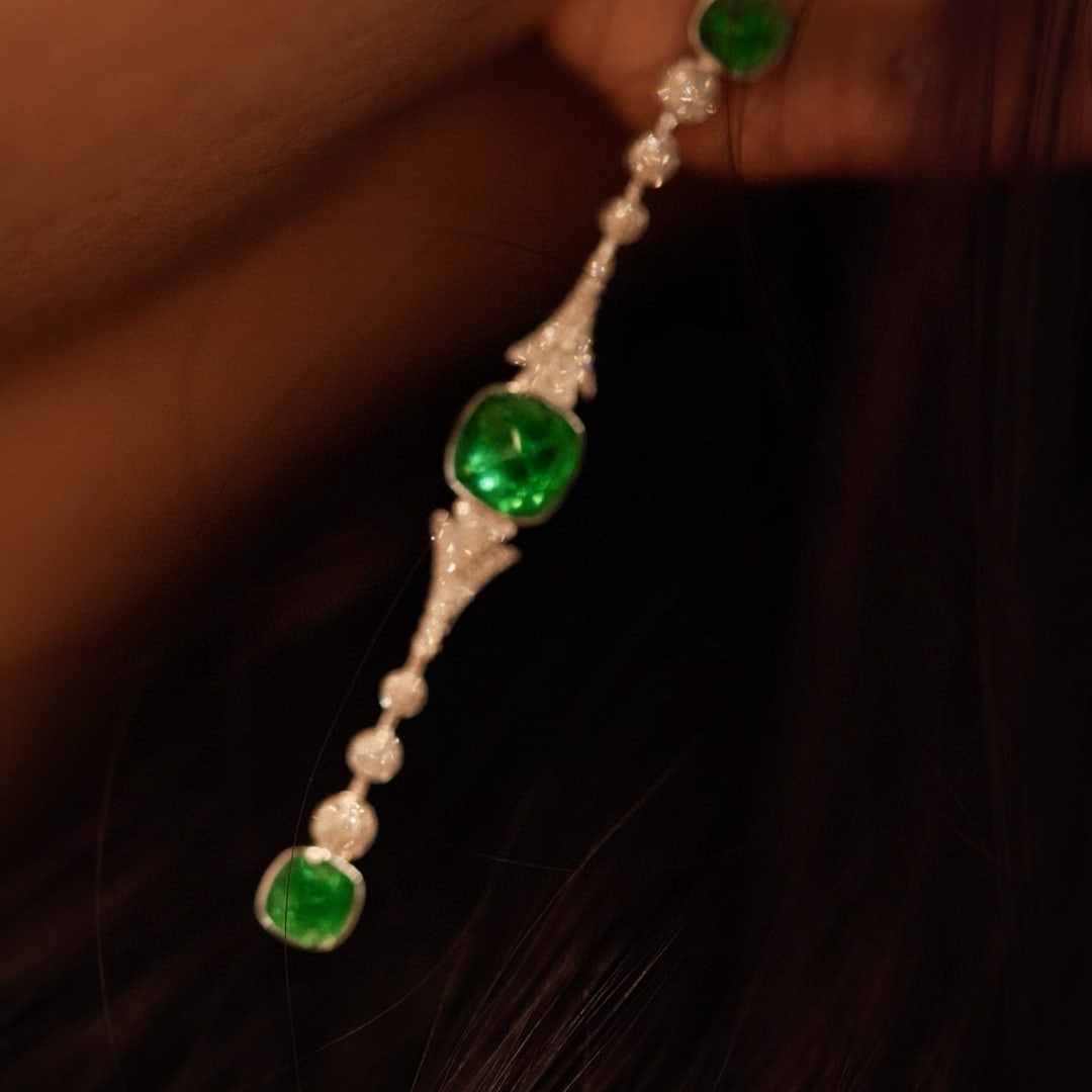 14k Gold 4.5 Ct Natural Emerald & Diamond Earrings - 6