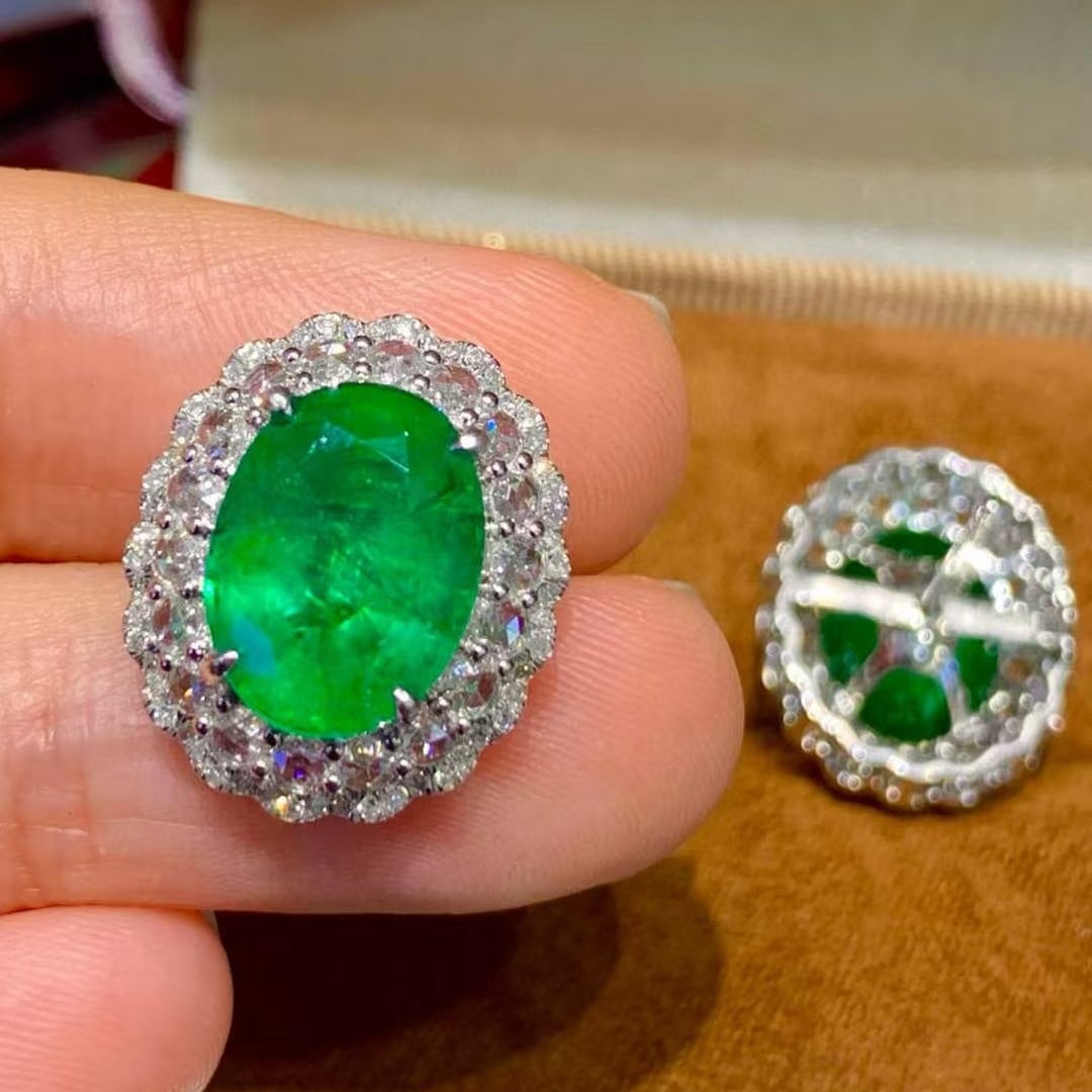 14k Gold 6.8 Ct Natural Emerald & Diamond Earrings - 5