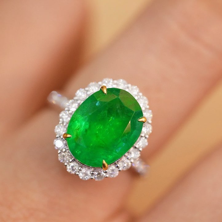 14k Gold 6.38 Ct Natural Emerald & Diamond Ring - 5