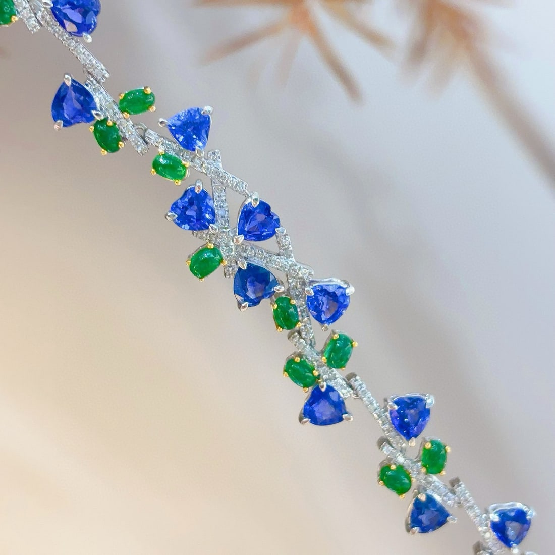 14k Gold 7.5 Ct Natural Sapphire & Emerald & Diamond Bracelet - 3