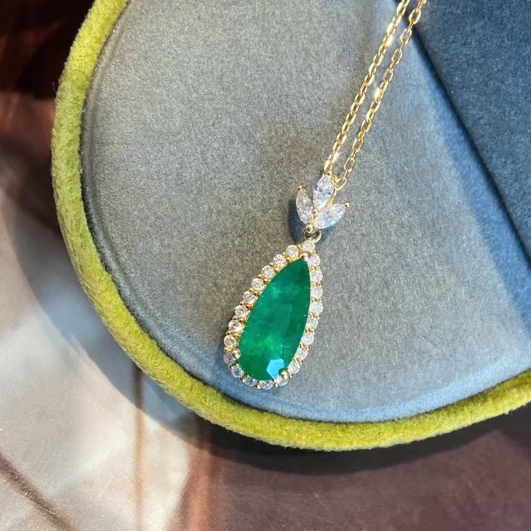 14k Gold 1.68 Ctw Natural Emerald & Diamond Necklace - 3