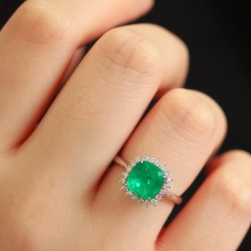 14k Gold 2.55 Ctw Natural Emerald & Diamond Ring - 4