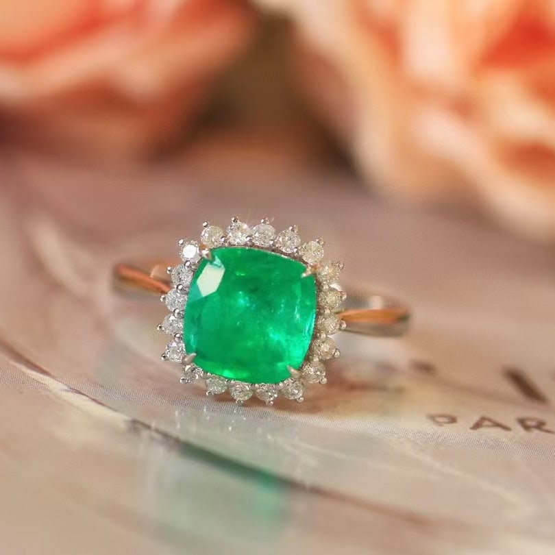 14k Gold 2.55 Ctw Natural Emerald & Diamond Ring - 5