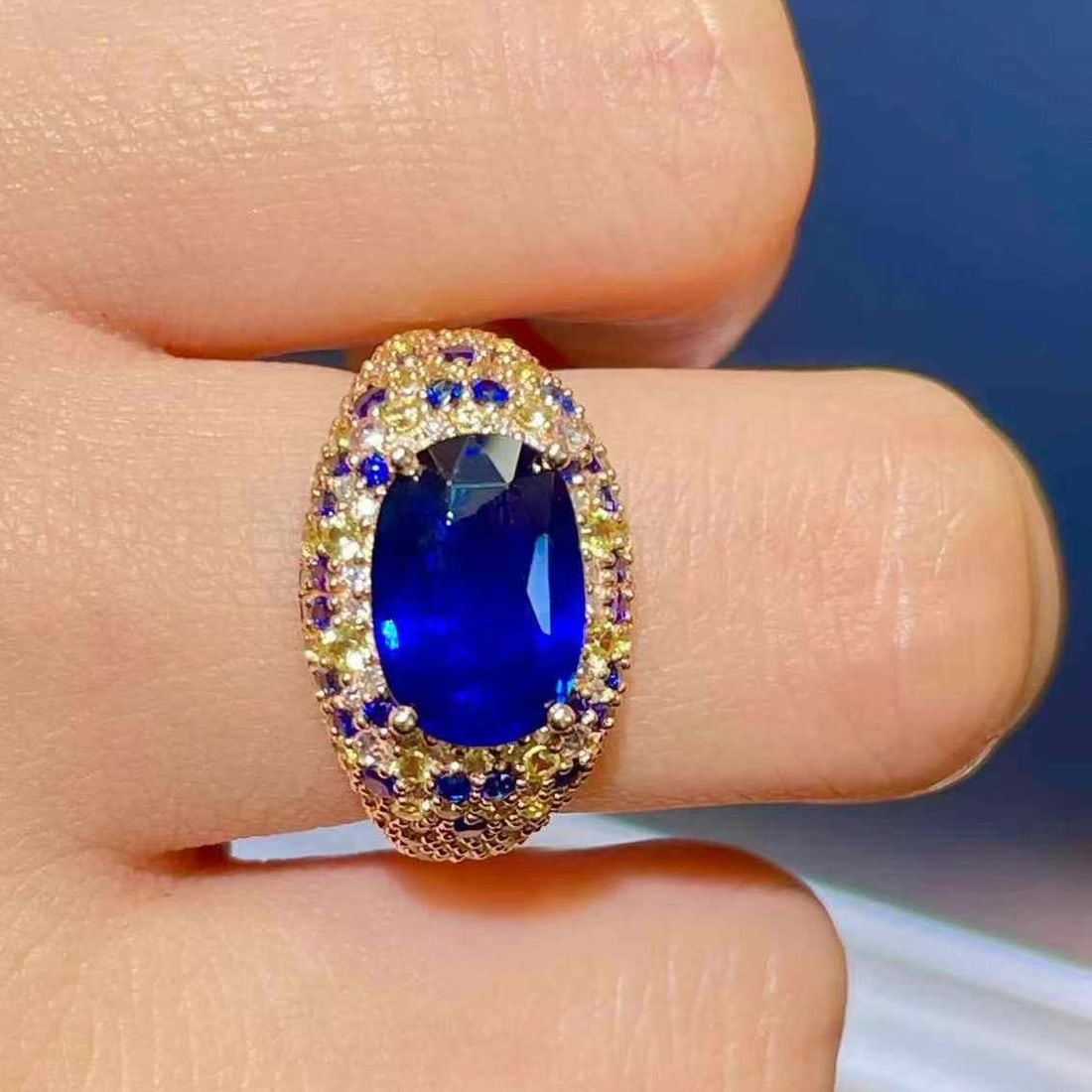 14k Gold 4 Ct Vivid Blue Natural Sapphire & Sapphire Ring - 5