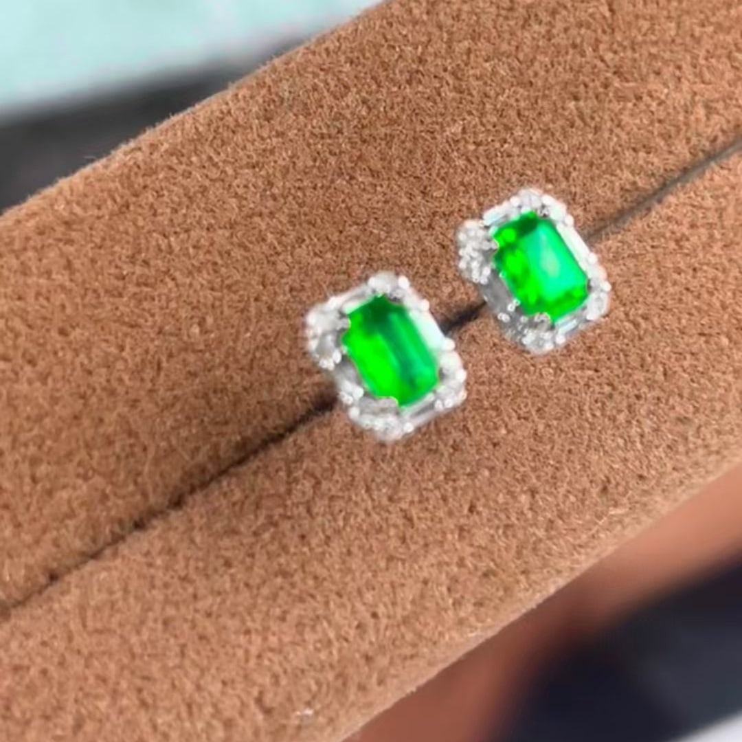 14k Gold 1.1 Ct Vivid Green Natural Emerald & Diamond Earrings - 2