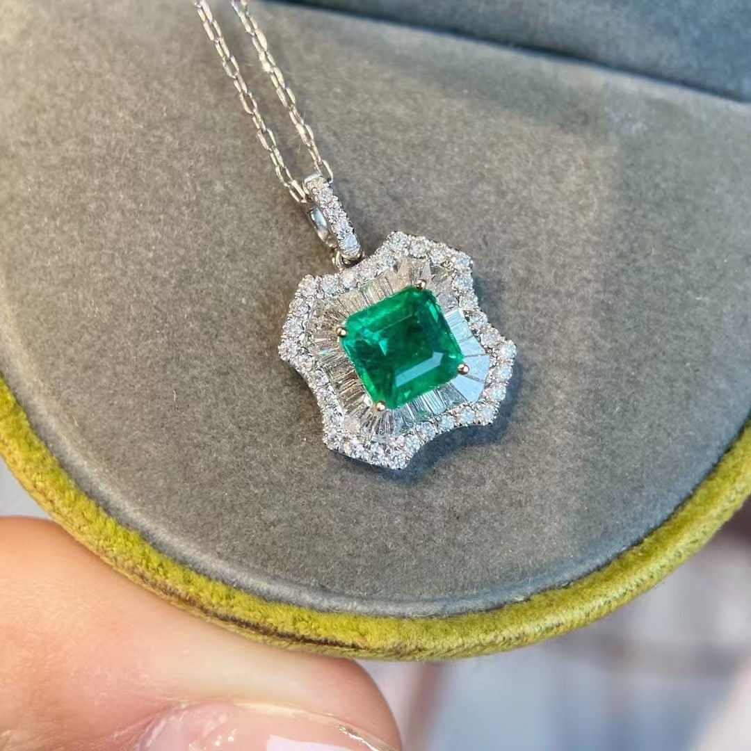 14k Gold 1.23 Ctw Natural Emerald & Diamond Pendant( Without Chain ): Ref:230945136 // gold content:14k gold // main gemstone:emerald // shape:octagonal // carat weight:0. 8ct // color:green // treatment:natural // // adjacent gemstone 2 : diamond // shape:multiply // c
