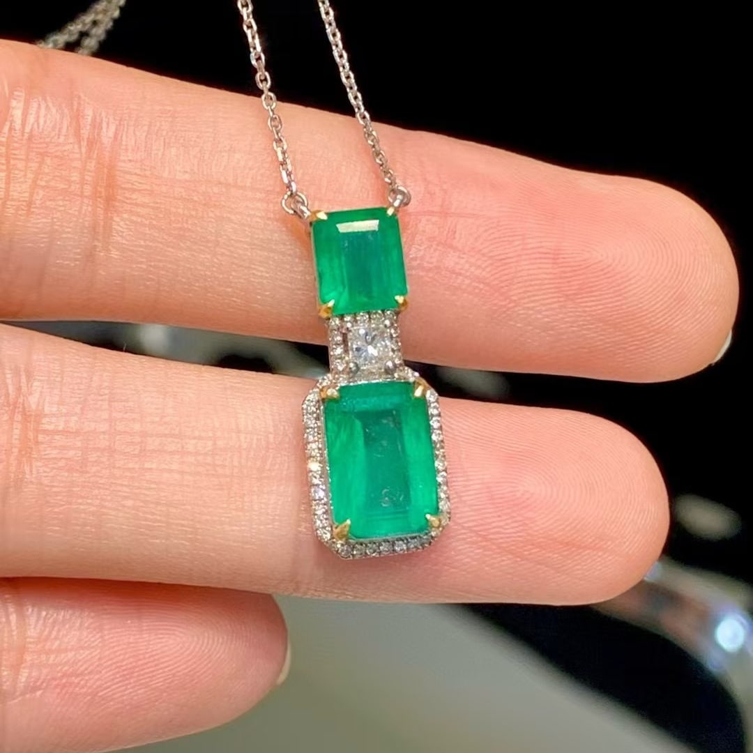 14k Gold 3 Ct Natural Emerald & Diamond Necklace - 2