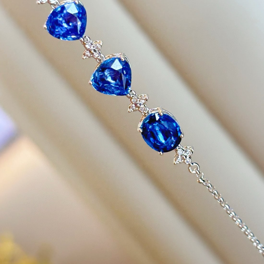 14k Gold 5.5 Ct Natural Sapphire & Diamond Bracelet - 2