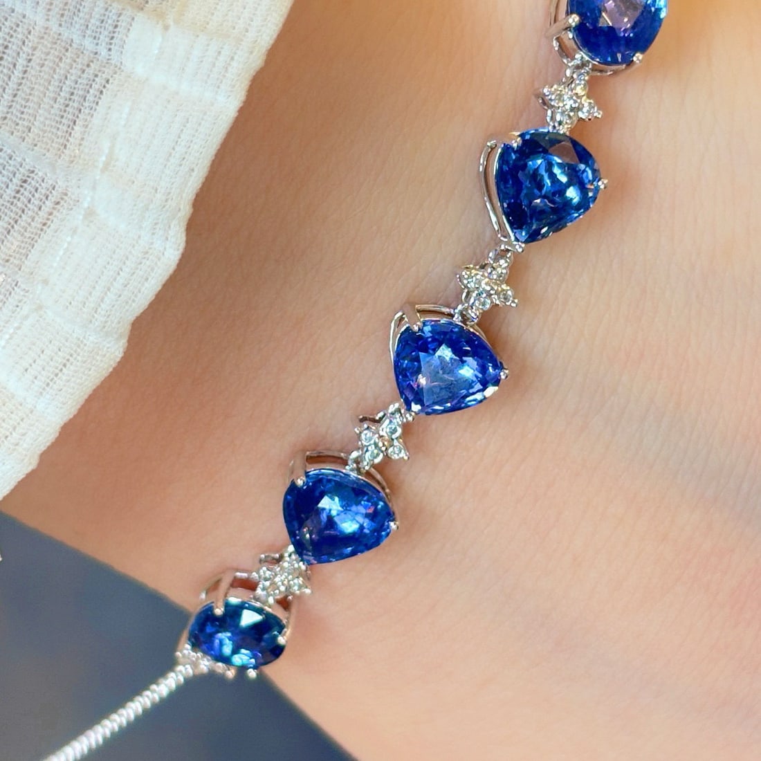 14k Gold 5.5 Ct Natural Sapphire & Diamond Bracelet - 5