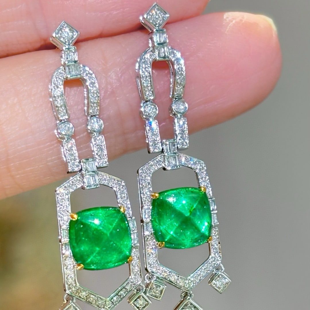 14k Gold 3.6 Ct Natural Emerald & Diamond Earrings: Ref:230945144 // gold content:14k gold // main gemstone:emerald // shape:suger-loaf // carat weight:3. 6ct // color:green // treatment:natural // // adjacent gemstone 2 : diamond // shape:multiply //