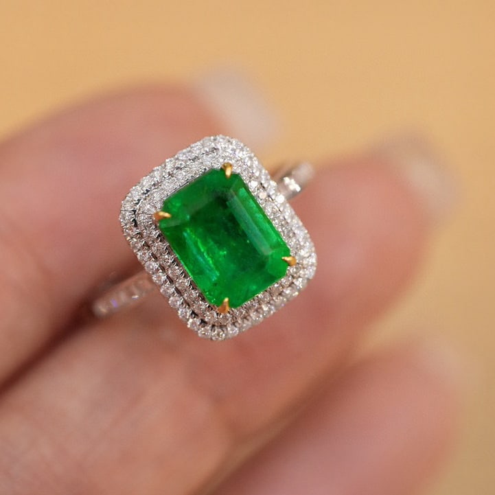 14k Gold 2.5 Ct Natural Emerald & Diamond Ring - 2