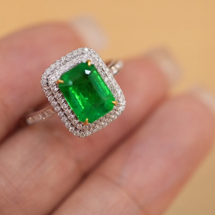 14k Gold 2.5 Ct Natural Emerald & Diamond Ring - 4