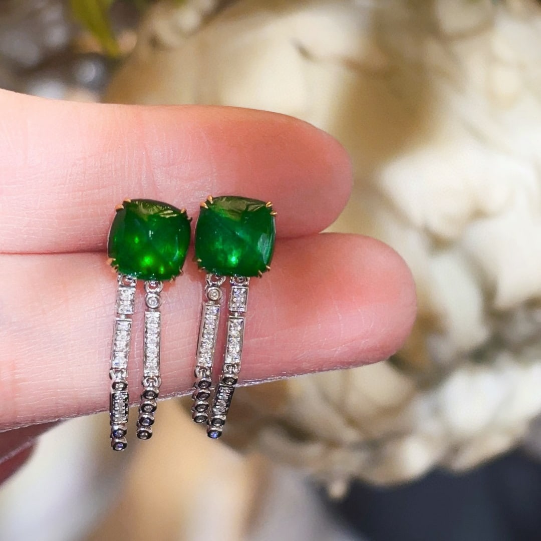 14k Gold 3.2 Ct Natural Emerald & Diamond Earrings - 4