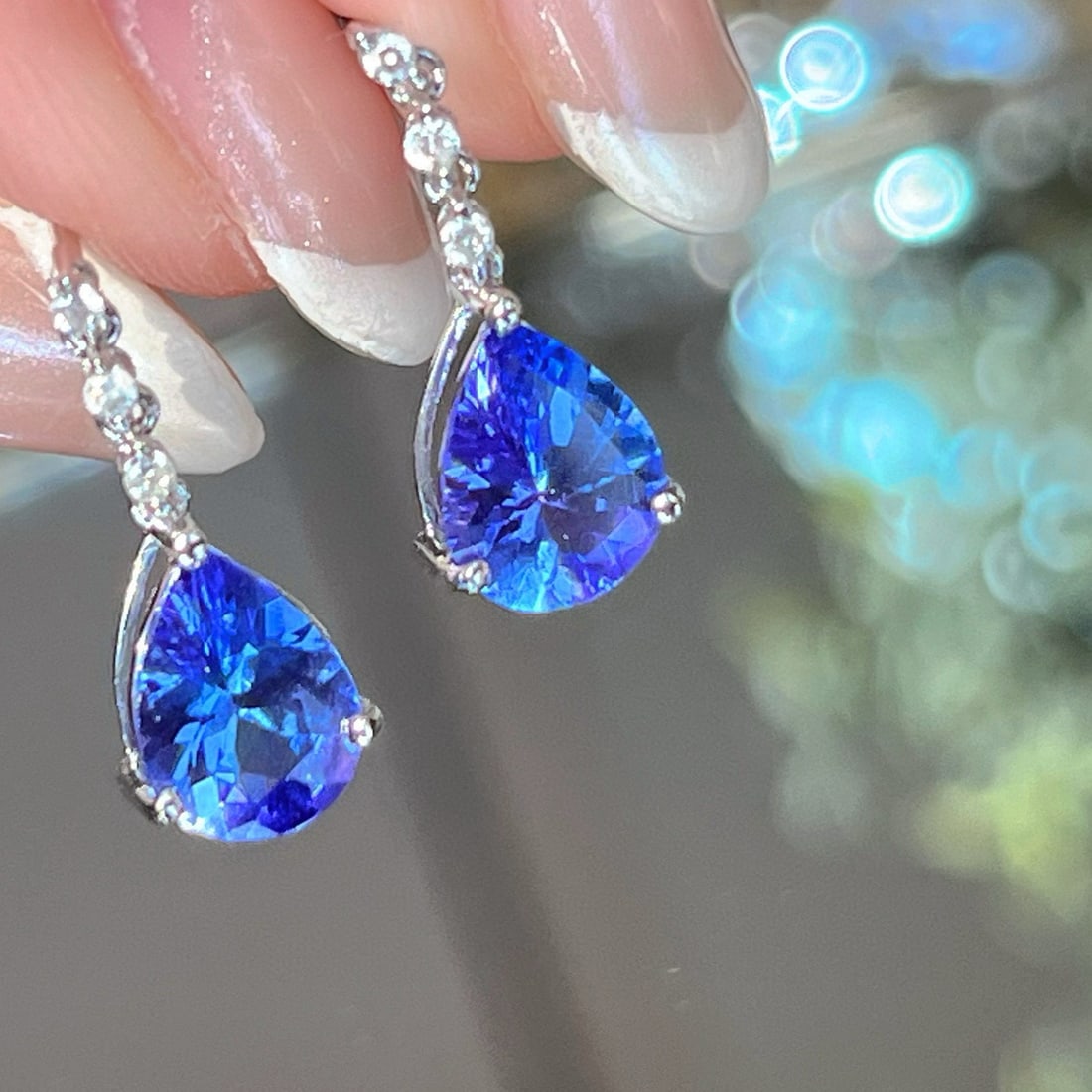 14k Gold 2 Ct Natural Tanzanite & Diamond Earrings - 3