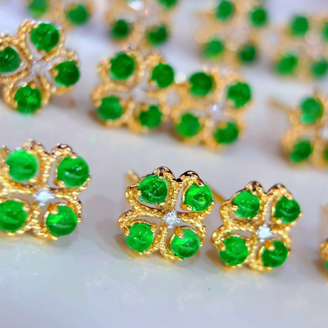 14k Gold 0.7 Ct Natural Emerald & Diamond Earrings - 3