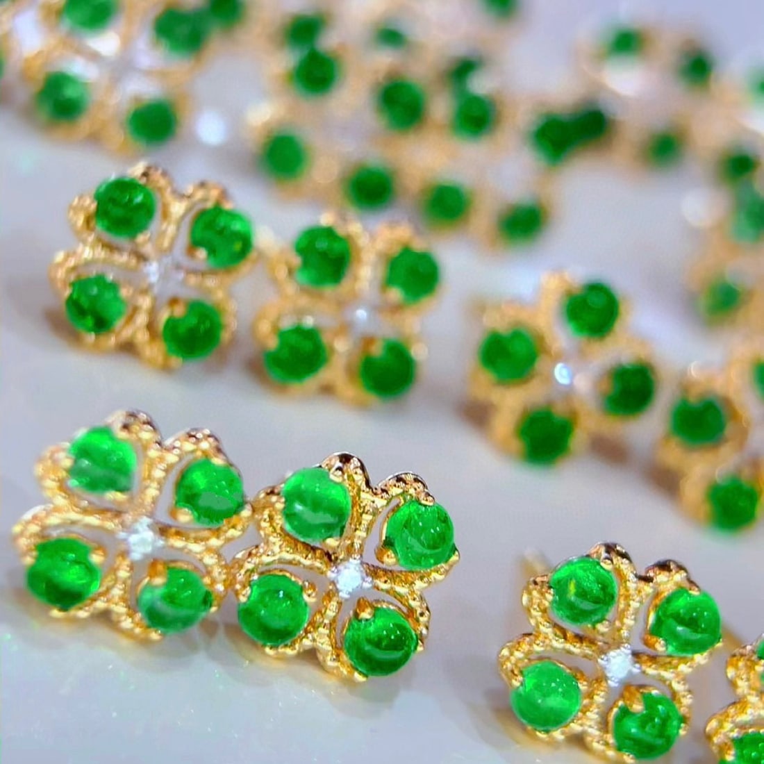 14k Gold 0.7 Ct Natural Emerald & Diamond Earrings - 6