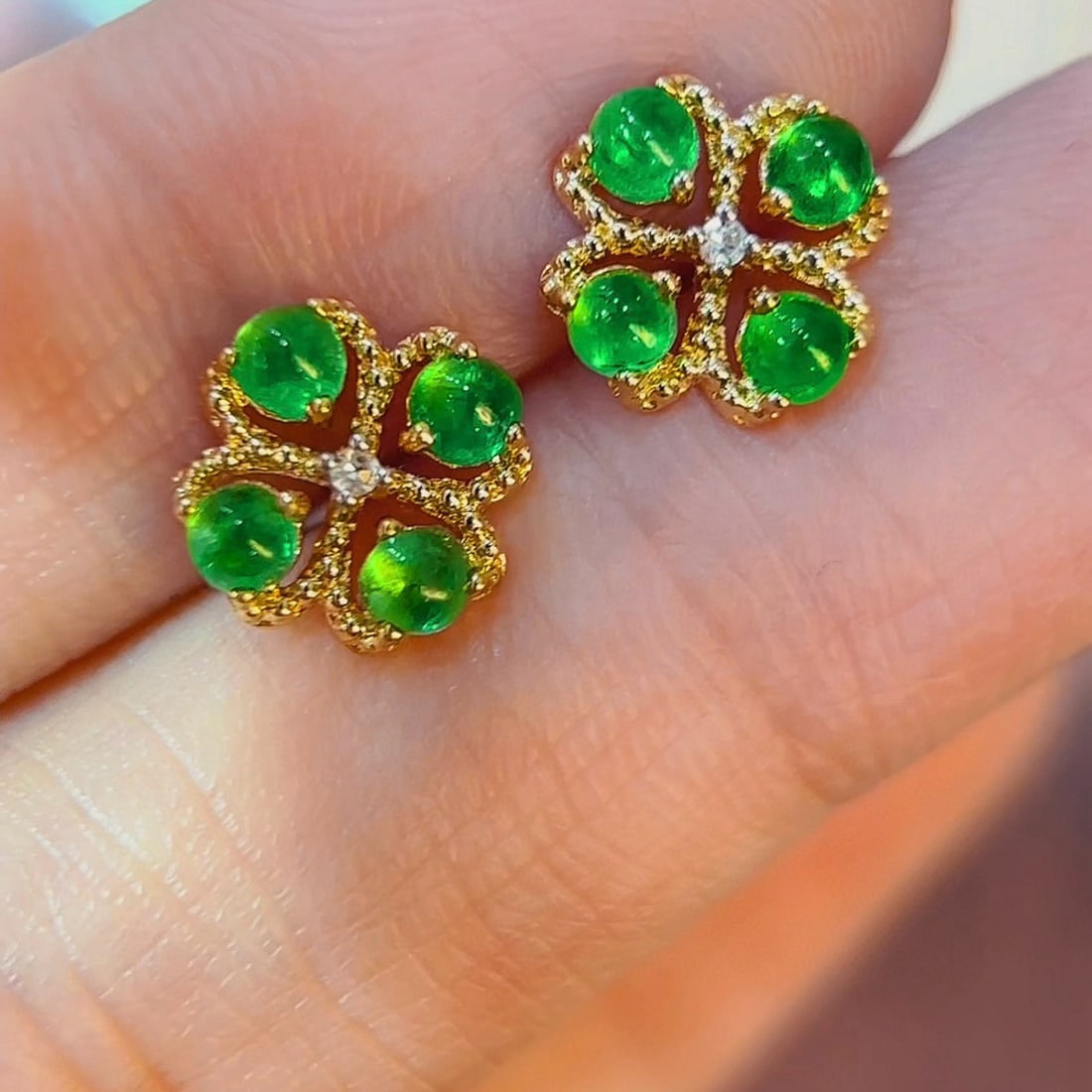 14k Gold 0.7 Ct Natural Emerald & Diamond Earrings - 7