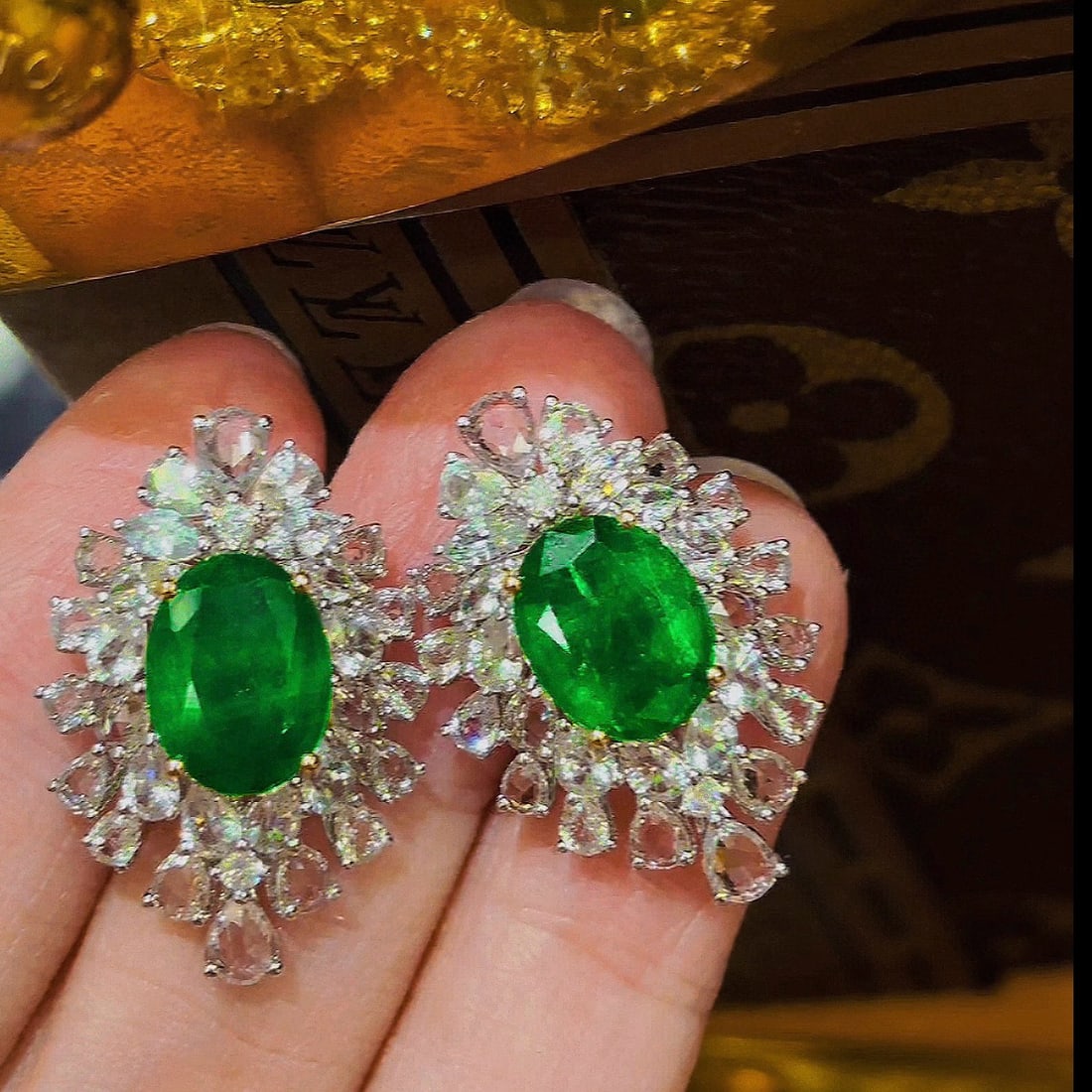 14k Gold 4.65 Ct Natural Emerald & Sapphire & Diamond Earrings: Ref:230945182 // gold content:14k gold // main gemstone:emerald // shape:oval // carat weight:4. 65ct // color:green // treatment:natural // // adjacent gemstone 2 : sapphire // shape:pear // color:wh