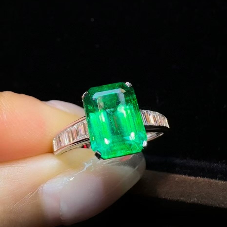 14k Gold 2.70 Ctw Natural Emerald & Diamond Ring - 3