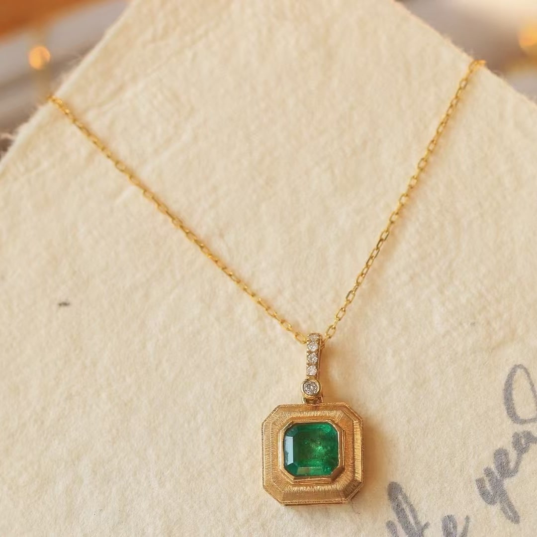 14k Gold 0.52 Ctw Vivid Green Natural Emerald & Diamond Pendant( Without Chain ) - 4