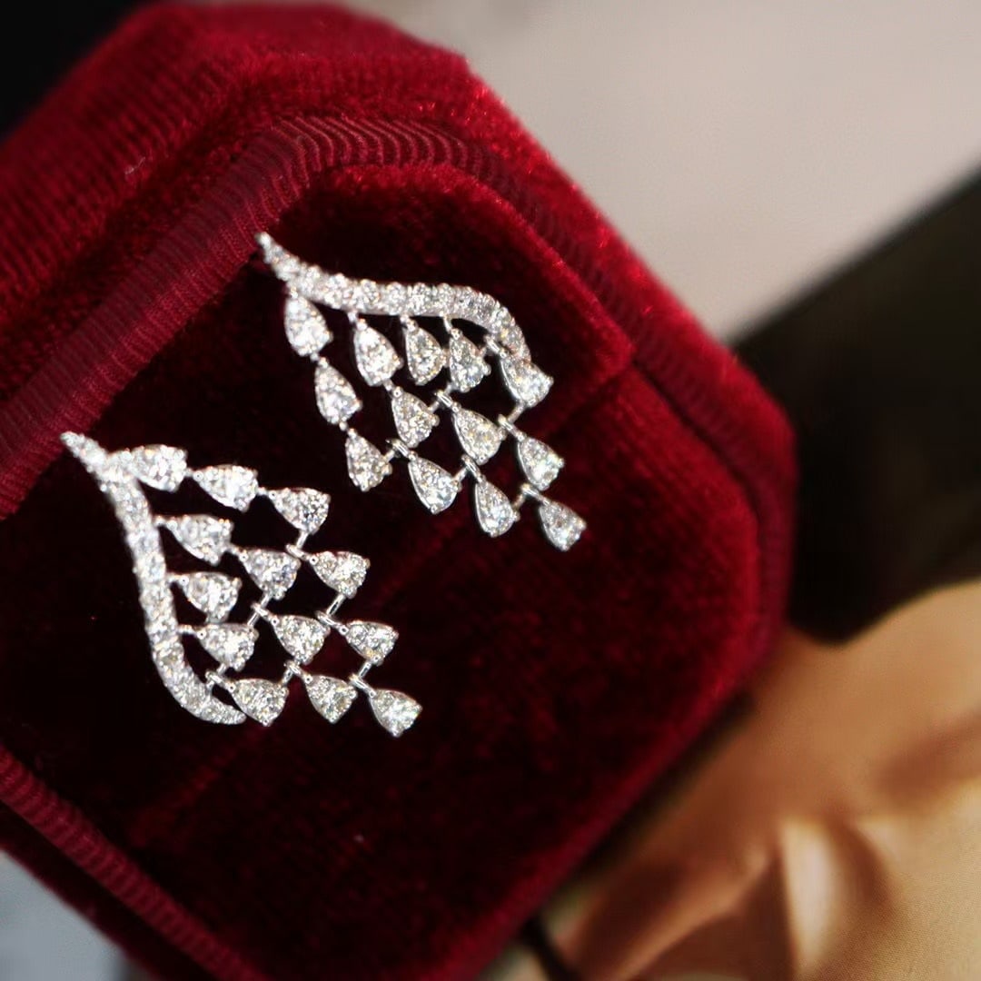 14k Gold 1.1 Ct Natural H Diamond Earrings: Ref:230945223 // gold content:14k gold // main gemstone:diamond // shape:round // carat weight:1. 1ct // clarity grade:vs-si // color:h // treatment:natural // cut grade:g // Condition: NewLow