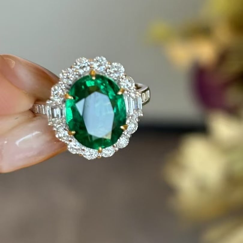 14k Gold 3.56 Ct Natural Emerald & Diamond Ring: Ref:230945236 // gold content:14k gold // ring size:7. 25us // // main gemstone:emerald // shape:oval // carat weight:3. 56ct // color:green // treatment:natural // // adjacent gemstone 2 : diamond //