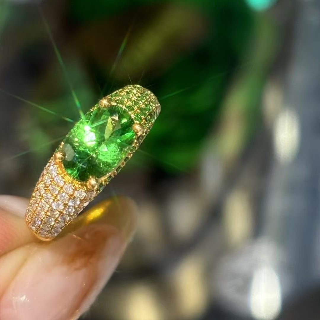 14k Gold 1.5 Ct Natural Tsavorite & Diamond & Tsavorite Ring - 2