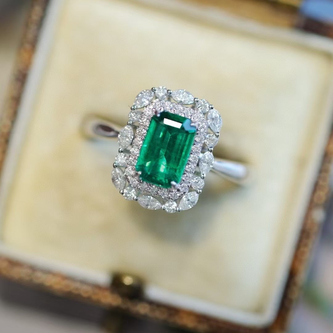 14k Gold 1.77 Ctw Vivid Green Natural Emerald & Diamond Ring: Ref:230945245 // gold content:14k gold // ring size:7. 25us // // main gemstone:emerald // shape:octagonal // carat weight:1. 25ct // color:vivid green // treatment:natural // // adjacent gemstone 2 :