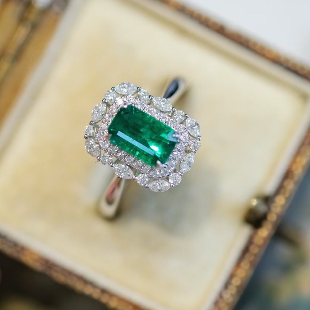 14k Gold 1.77 Ctw Vivid Green Natural Emerald & Diamond Ring - 3