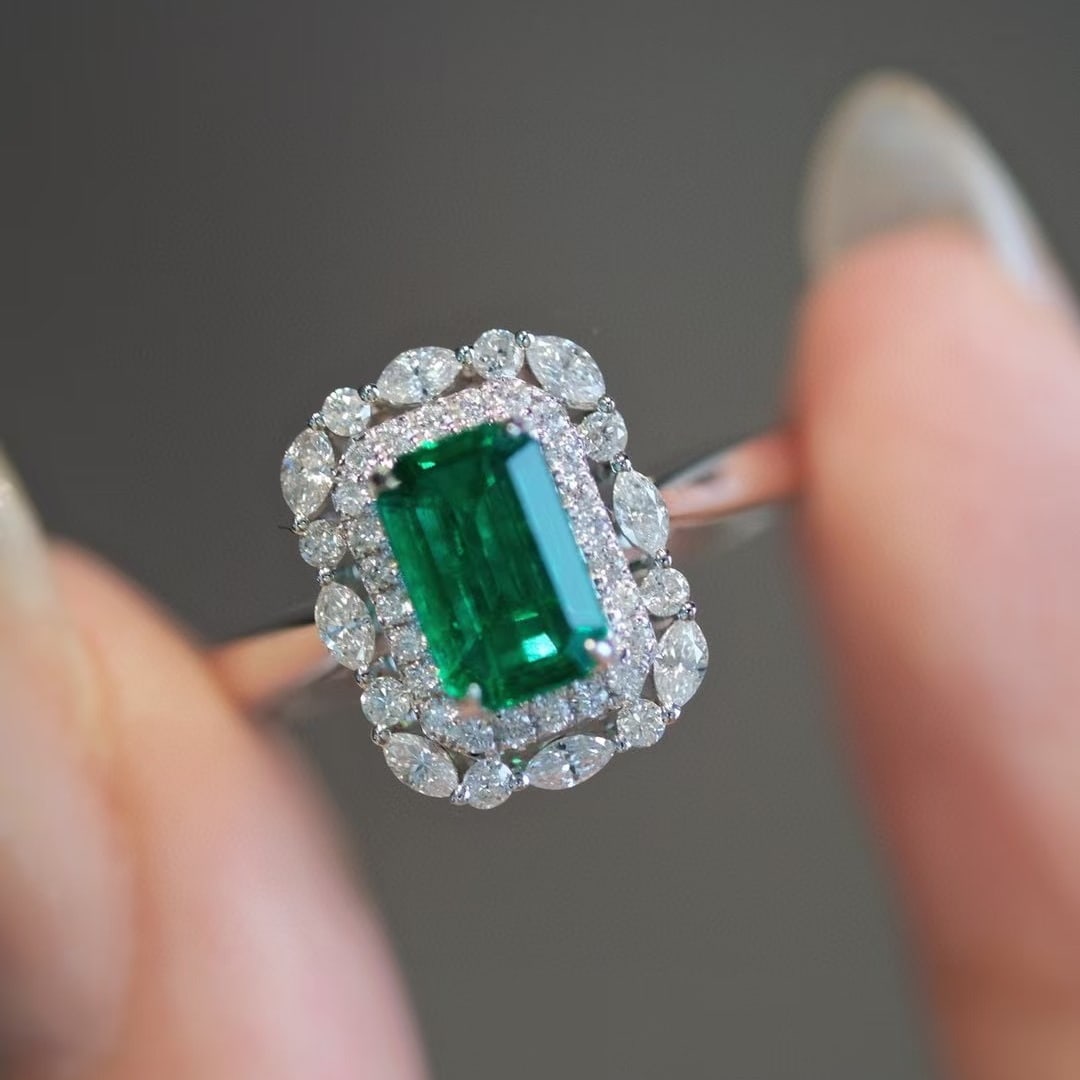 14k Gold 1.77 Ctw Vivid Green Natural Emerald & Diamond Ring - 4