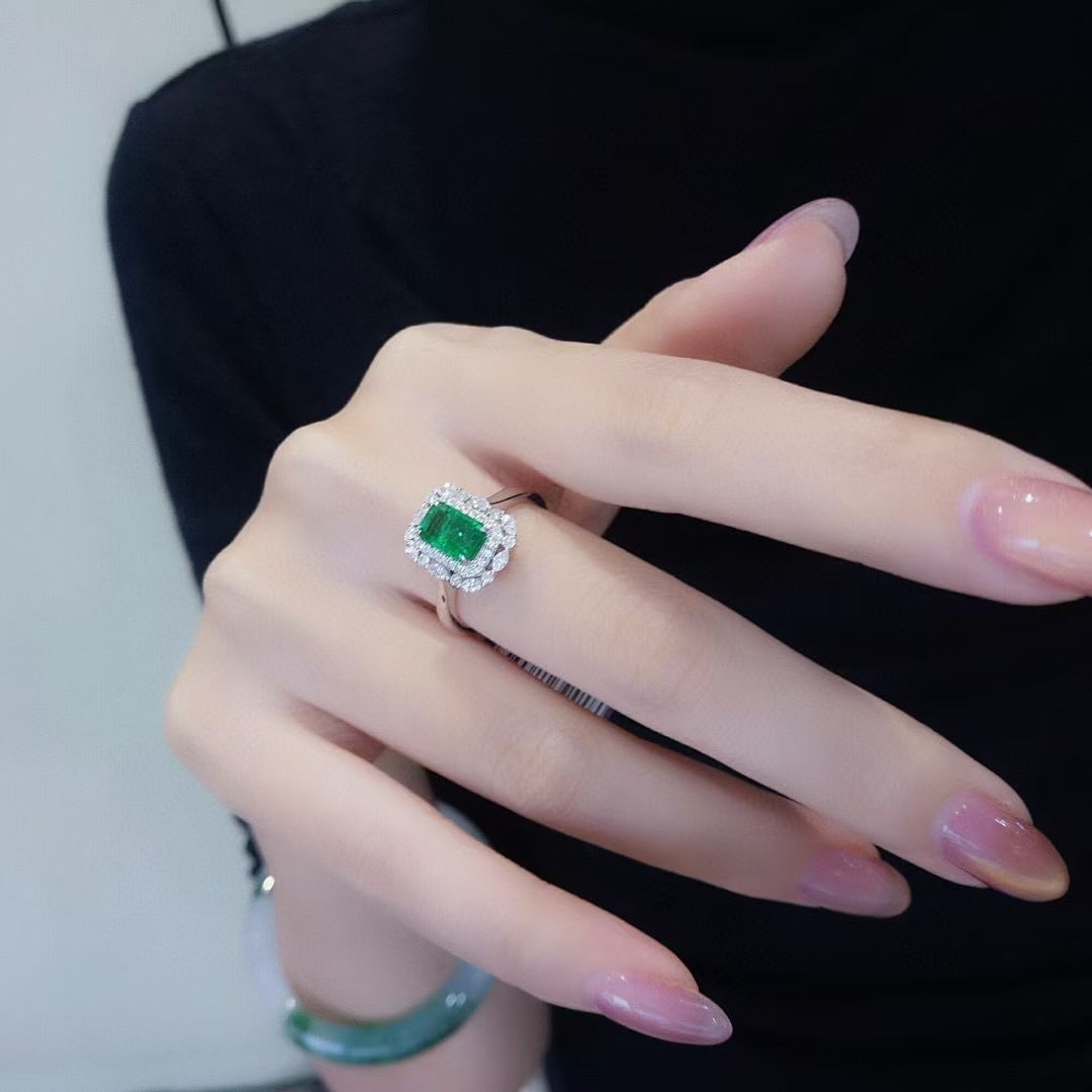 14k Gold 1.77 Ctw Vivid Green Natural Emerald & Diamond Ring - 5