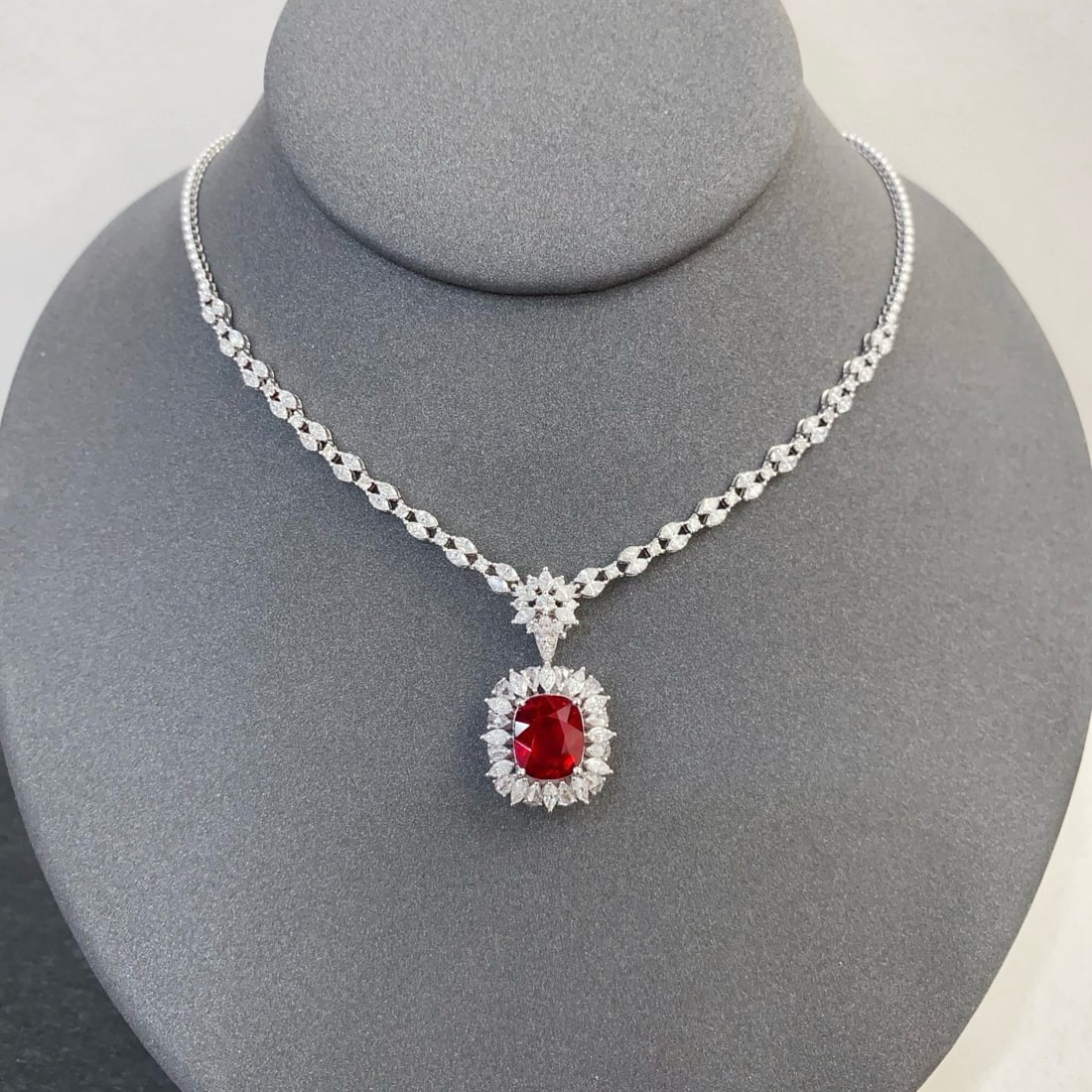 14k Gold 5.45 Ctw Vivid Red Natural Tourmaline & Diamond Ring/pendant( Without Chain ) - 4