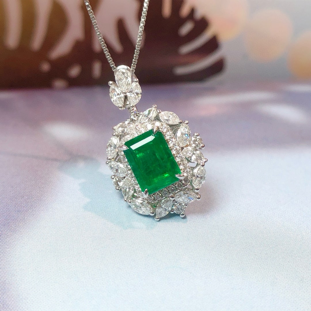 14k Gold 2.83 Ctw Vivid Green Natural Emerald & Diamond Pendant( Without Chain ) - 2