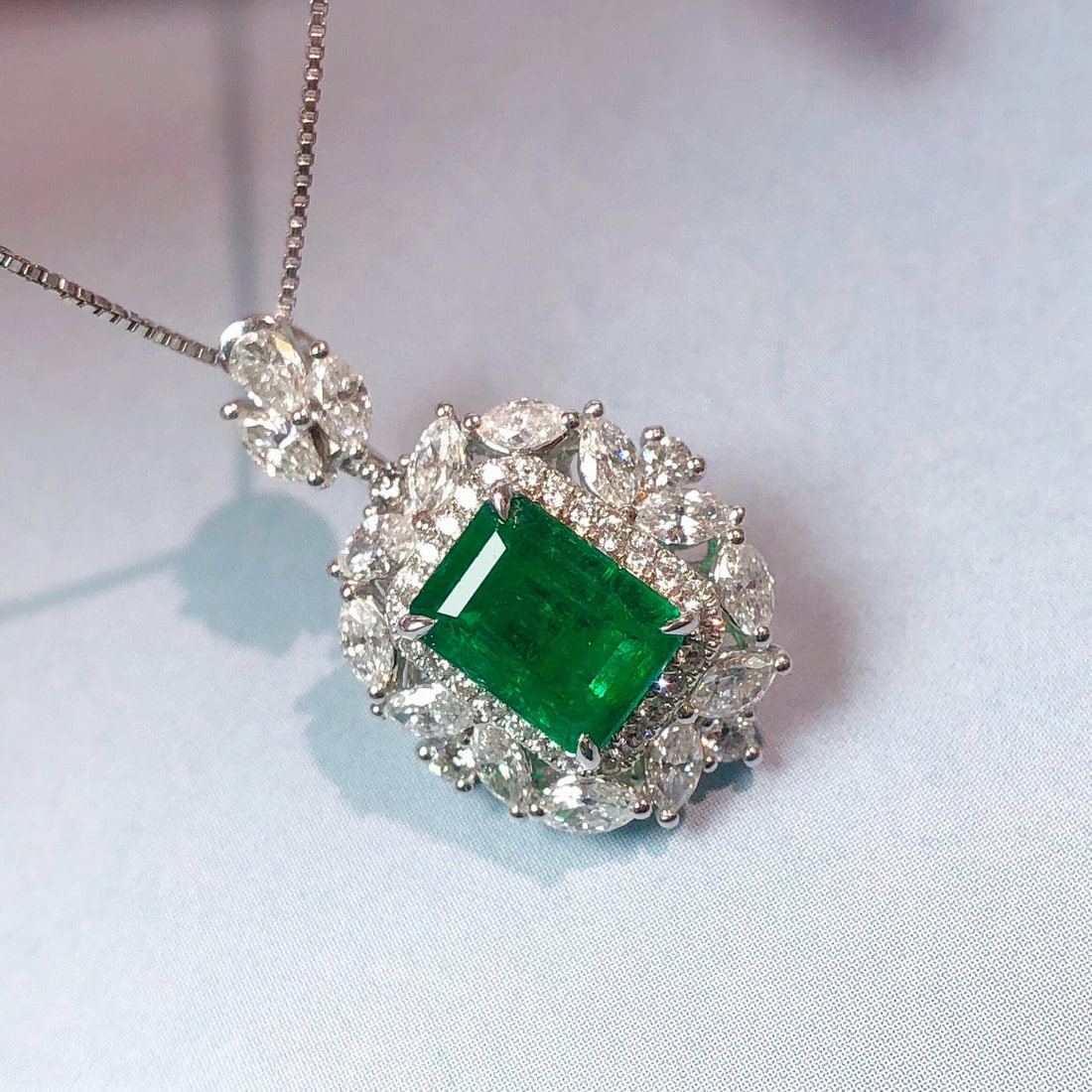 14k Gold 2.83 Ctw Vivid Green Natural Emerald & Diamond Pendant( Without Chain ) - 5