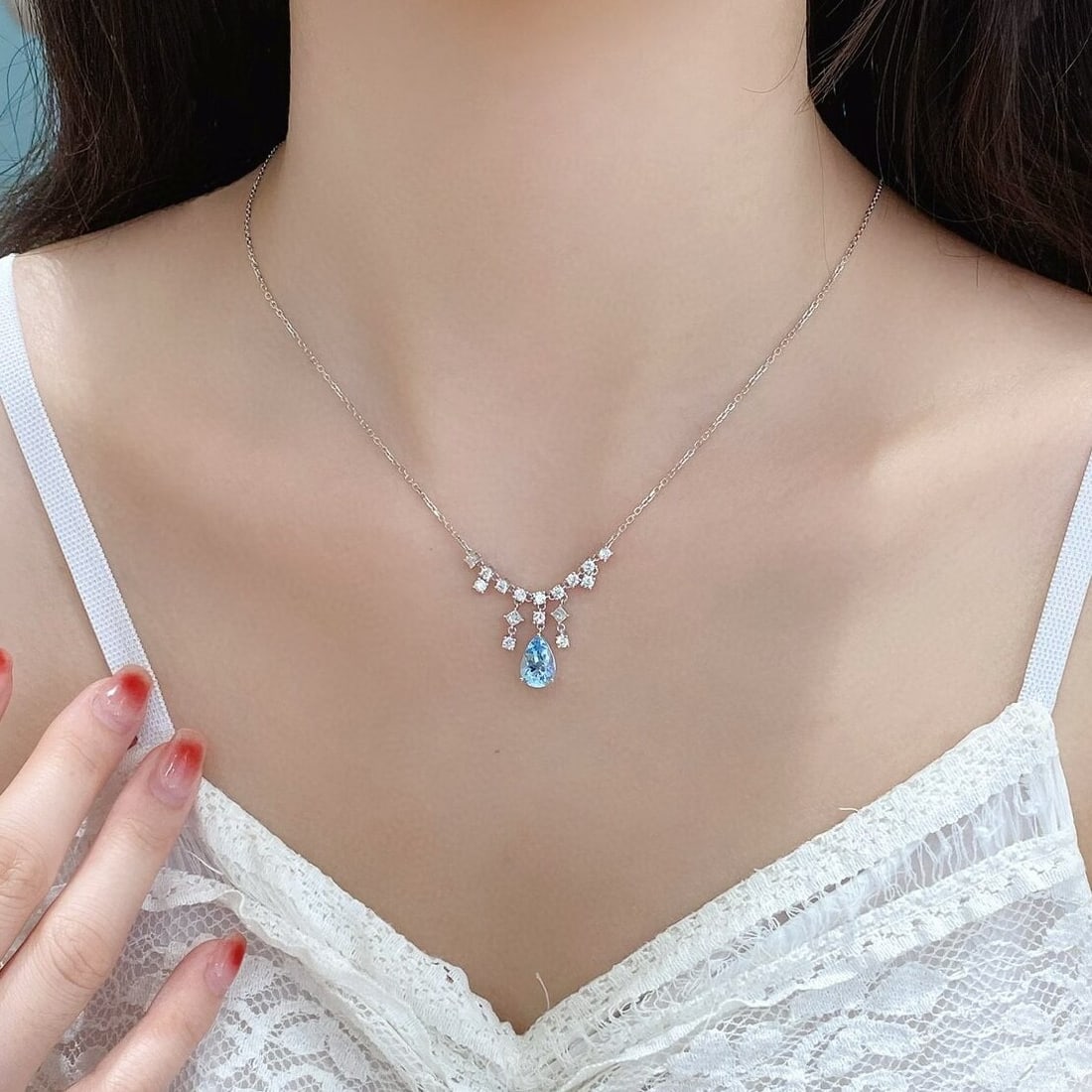 14k Gold 2.10 Ctw Natural Aquamarine & Diamond Necklace - 2