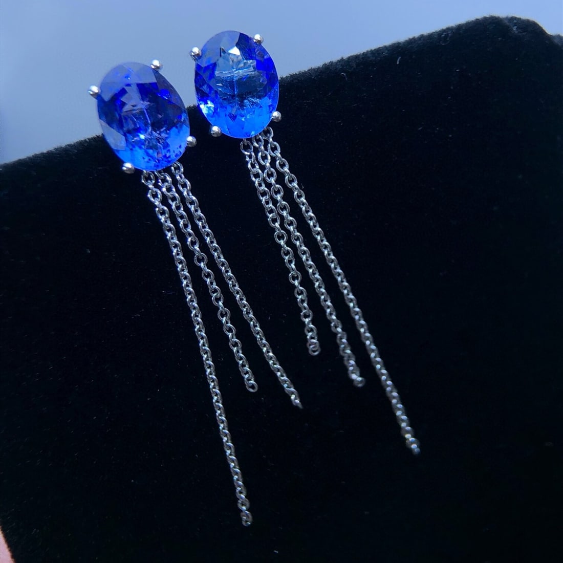 14k Gold 3.25 Ct Natural Tanzanite Earrings: Ref:230946056 // gold content:14k gold // main gemstone:tanzanite // shape:oval // carat weight:3. 25ct // color:blue // treatment:natural // Low Estimate: 1400High Estimate: 2100Condition: New