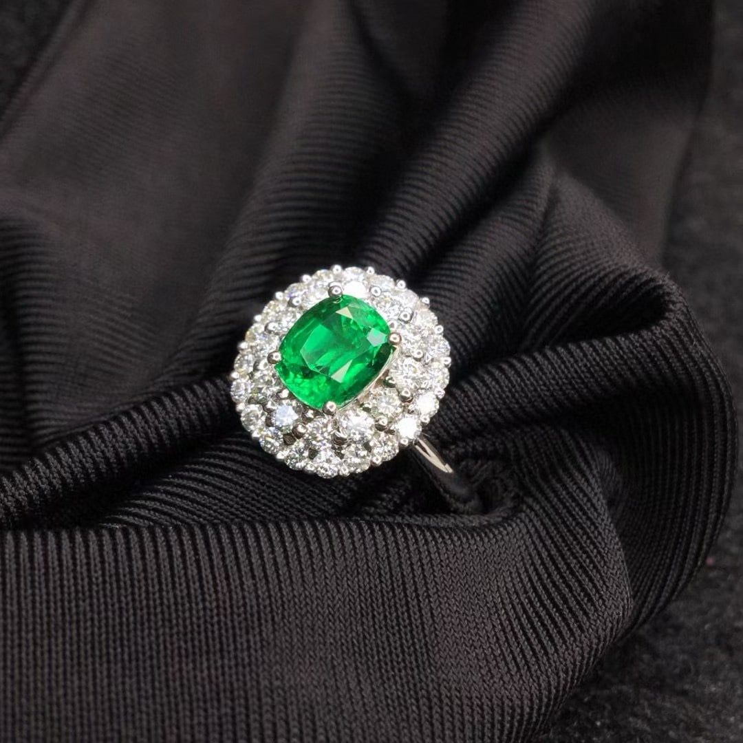 14k Gold 1.97 Ctw Vivid Green Natural Emerald & Diamond Ring - 3