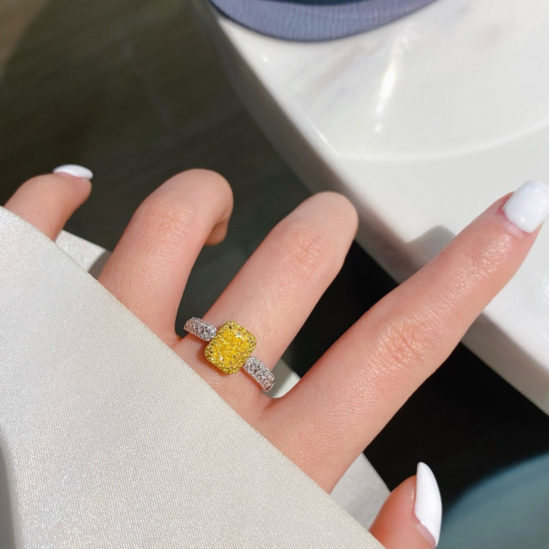 14k Gold 1.33 Ctw Natural Yellow Diamond & Diamond Ring - 6