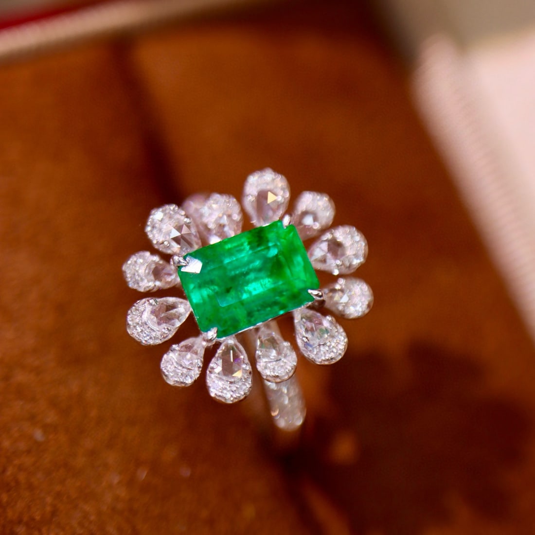 14k Gold 2.14 Ctw Vivid Green Natural Emerald & Diamond Ring - 3