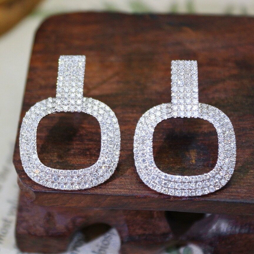 14k Gold 1.65 Ct Natural H Diamond Earrings: Ref:230946097 // gold content:14k gold // main gemstone:diamond // shape:round // carat weight:1. 65ct // clarity grade:vs-si // color:h // treatment:natural // cut grade:g // Condition: New Low Esti