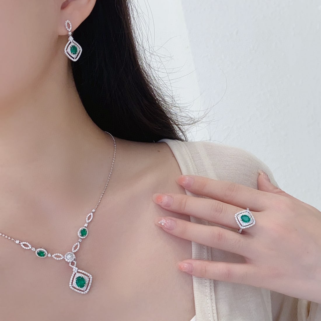 14k Gold 5.23 Ctw Vivid Green Natural Emerald & Diamond Jewelry Set - 2