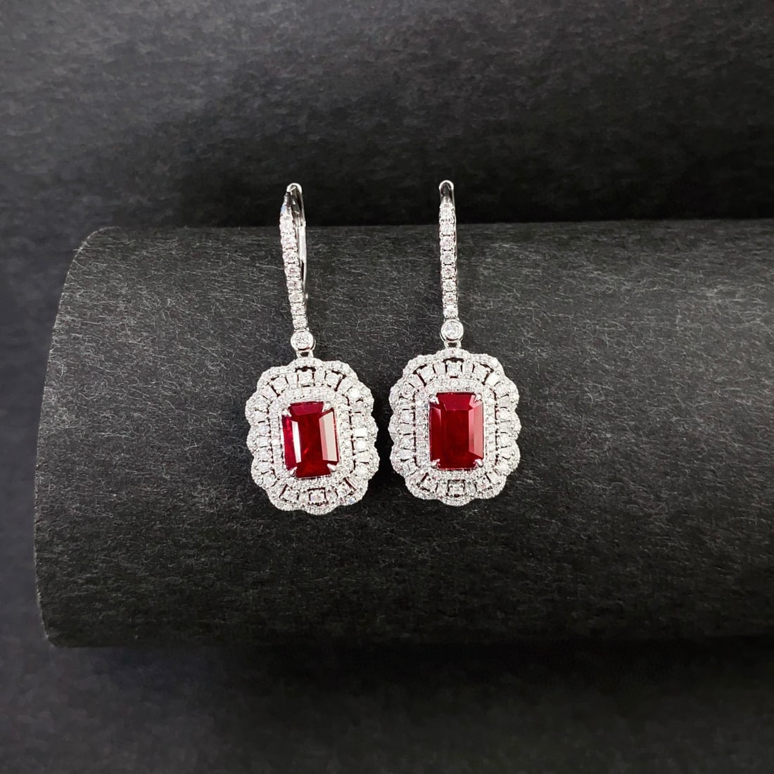 14k Gold 3.11 Ctw Natural Ruby & Diamond Earrings: Ref:230946101 // gold content:14k gold // main gemstone:ruby // shape:octagonal // carat weight:2. 3ct // color:pigeonblood red // treatment:natural // // adjacent gemstone 2 : diamond //
